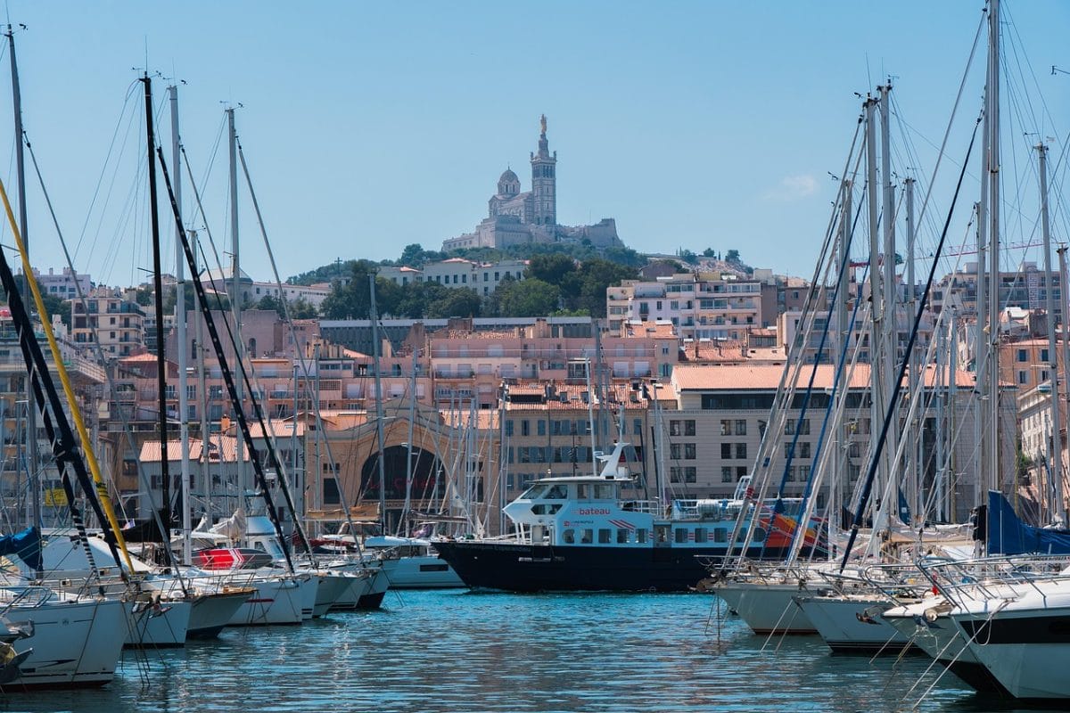 Marseille Vieux Port et Notre-Dame de la garde